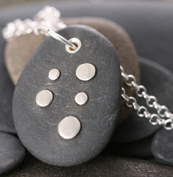 5-Drops Pebble Pendant