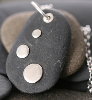 3-Drops Pebble Pendant
